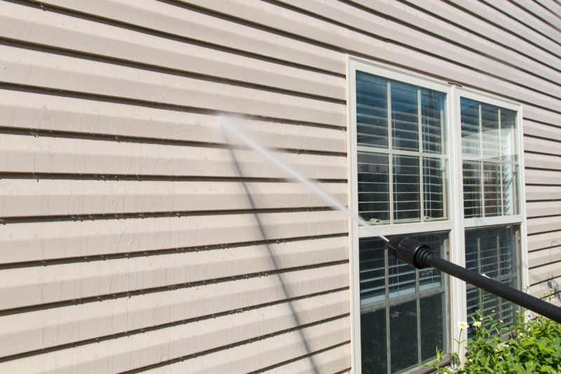 Is Pressure Washing the Sides of Your Home a Good Idea?